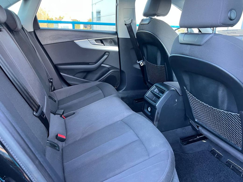 2017 Audi A4 - image 8