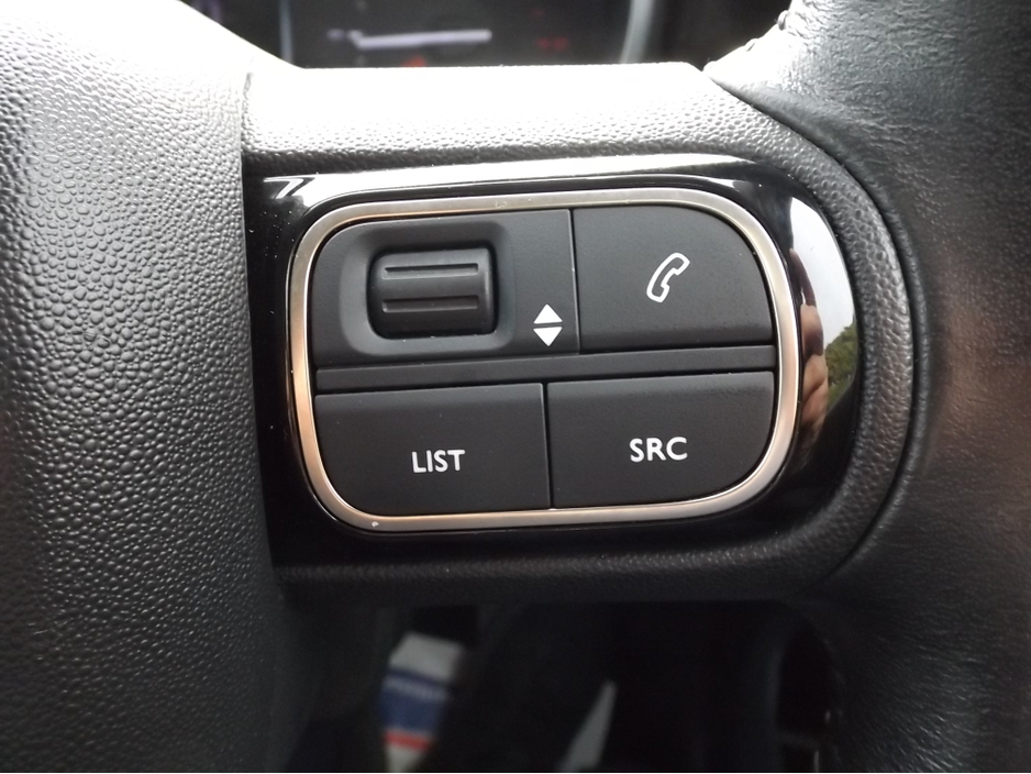 2023 Citroen C3 Aircross - image 10