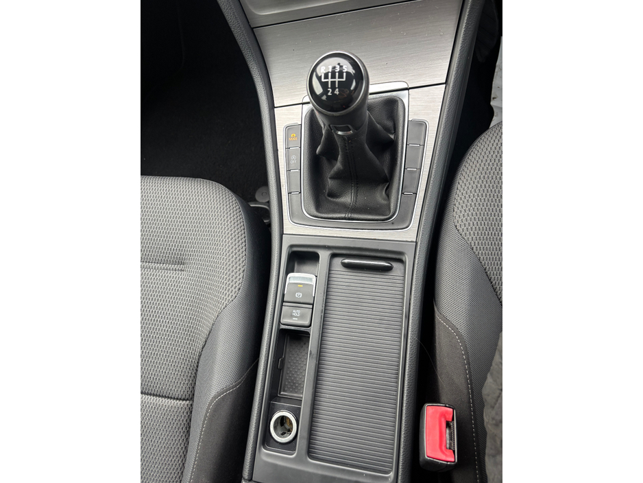 2014 Volkswagen Golf 1.6 TDI SE BLUEMOTION 105PS 5DR €8,250