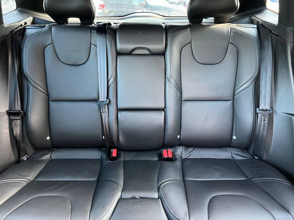 2017 Volvo V40 - image 12