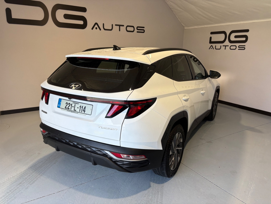 2022 Hyundai Tucson - image 5