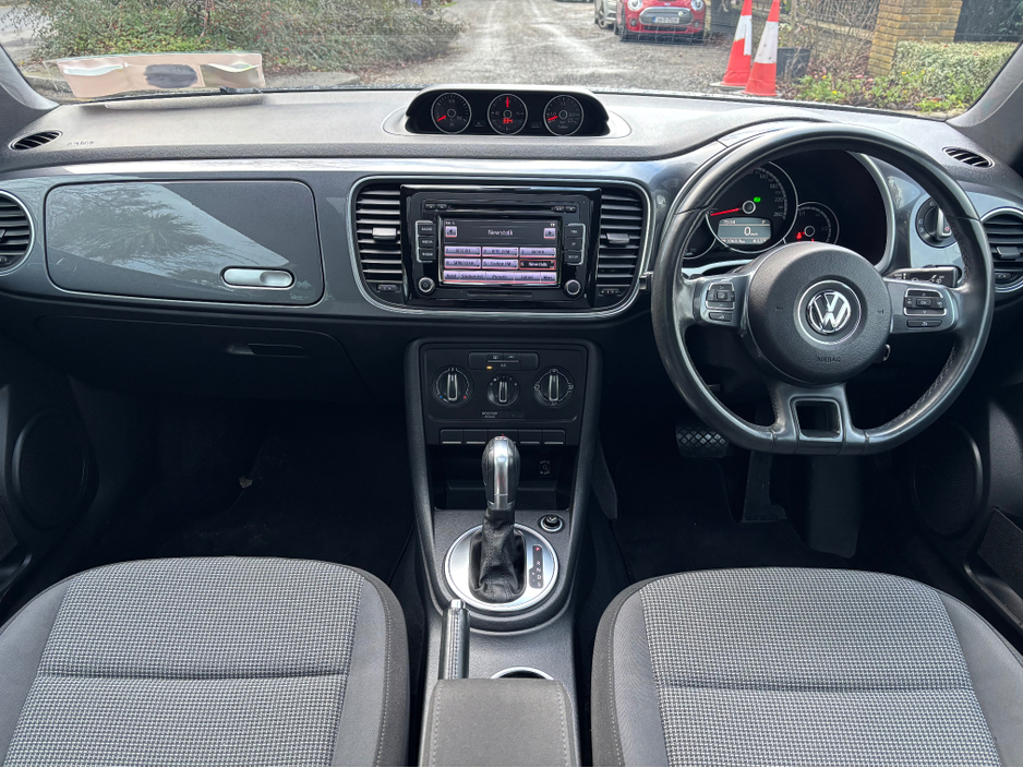 2015 Volkswagen Beetle - image 13