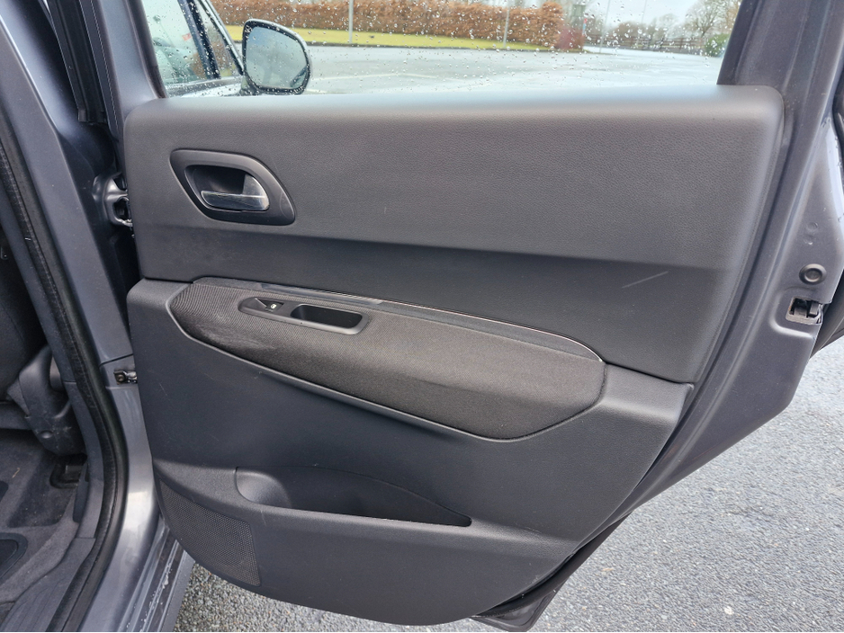 2012 Peugeot 3008 1.6 HDI SPORT €3,750