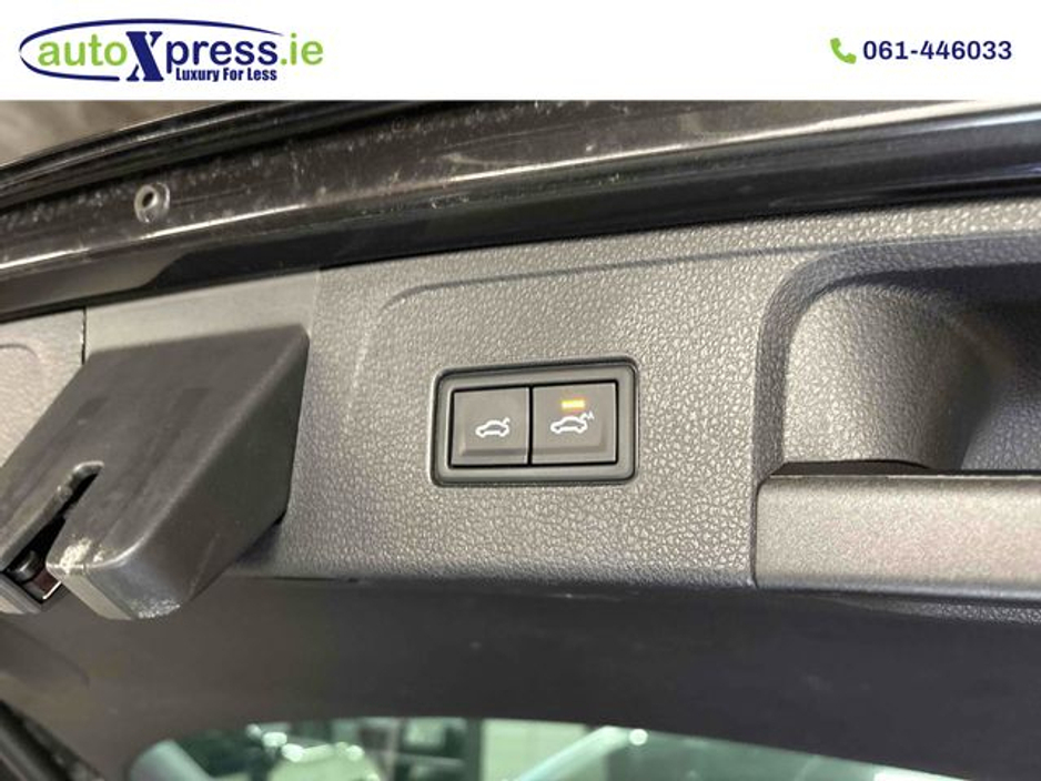 2020 Volkswagen Passat - image 4