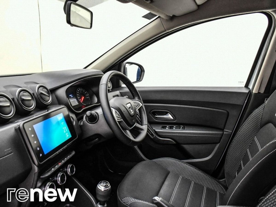 2022 Dacia Duster - image 5