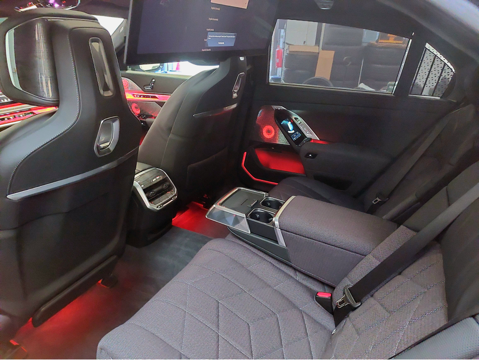 2024 BMW i7 - image 17