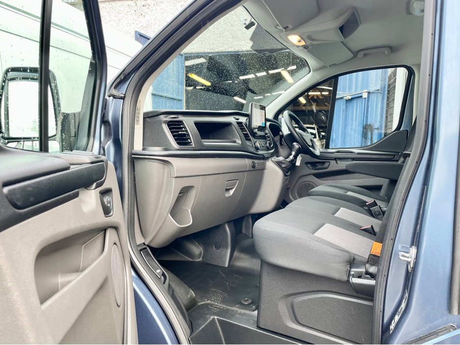 2023 Ford Transit Custom - image 32