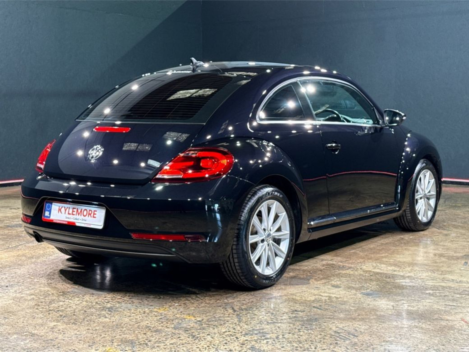 2019 Volkswagen Beetle - image 3