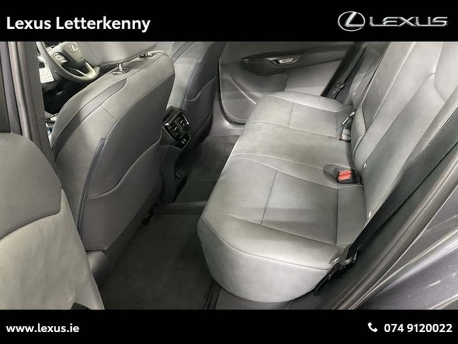 2025 Lexus RZ - image 7