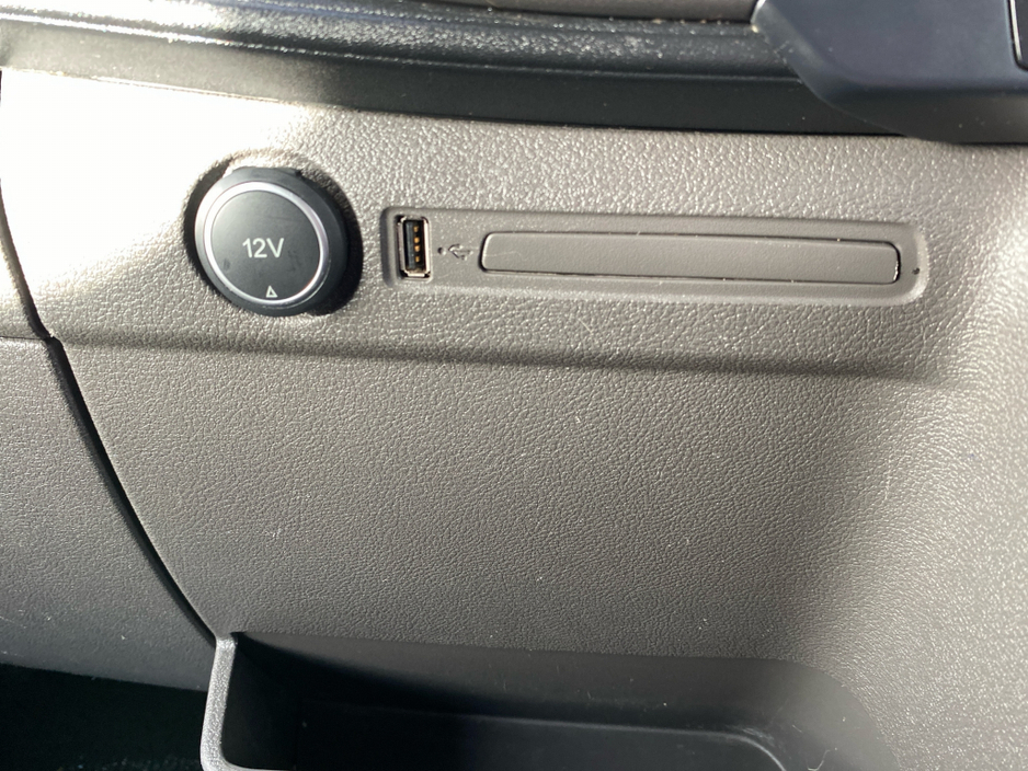 2022 Ford Transit - image 19