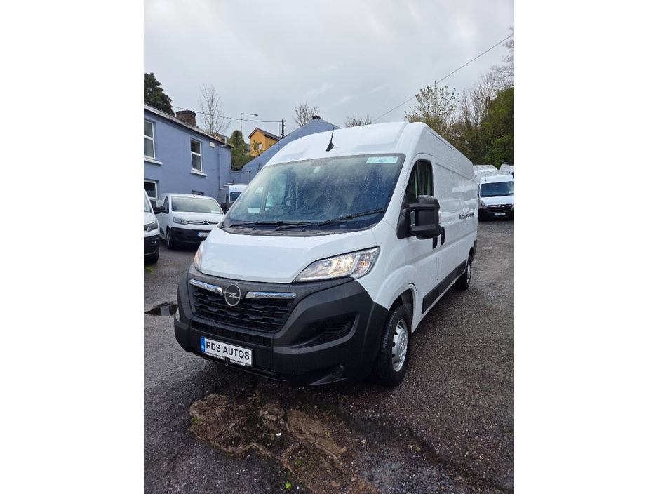 2023 Opel Movano - image 3