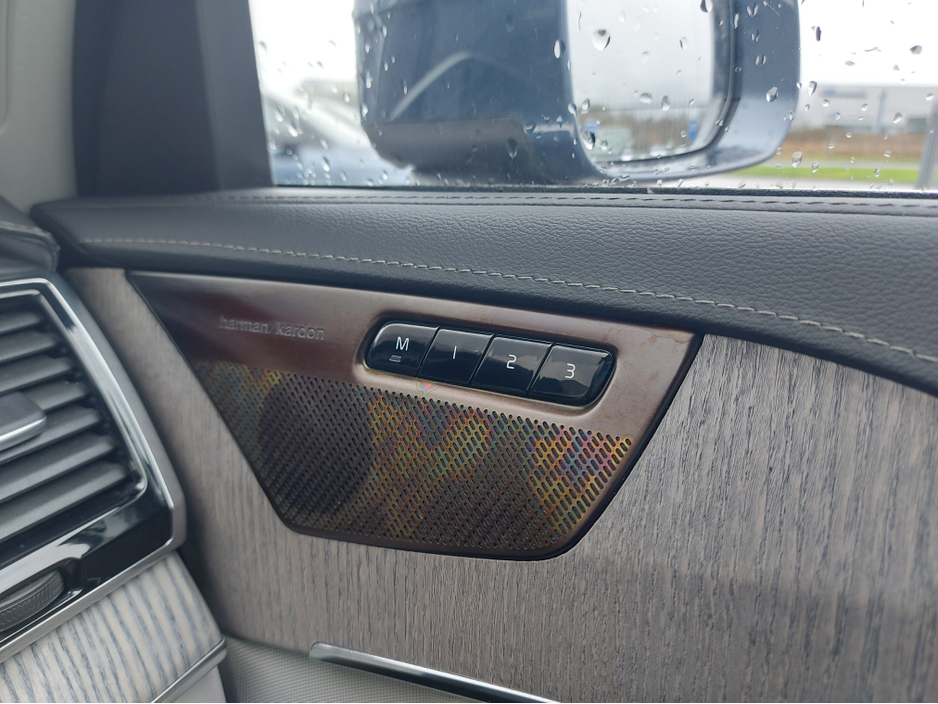 2023 Volvo XC90 - image 26