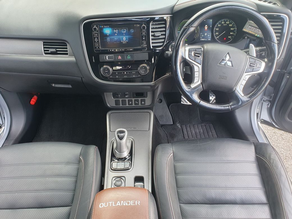 2017 Mitsubishi Outlander - image 10