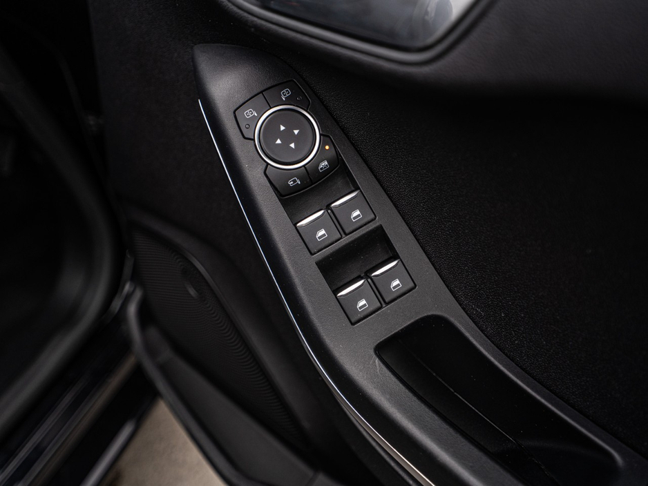 2020 Ford Fiesta - image 27