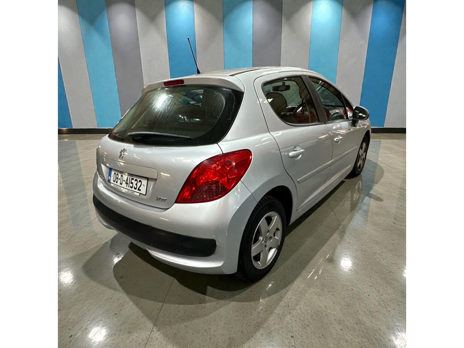 2008 Peugeot 207 1.4 75 bhp SX €2,888