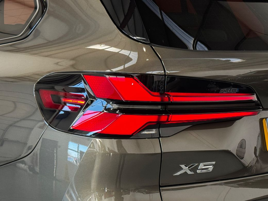 2025 BMW X5 - image 12