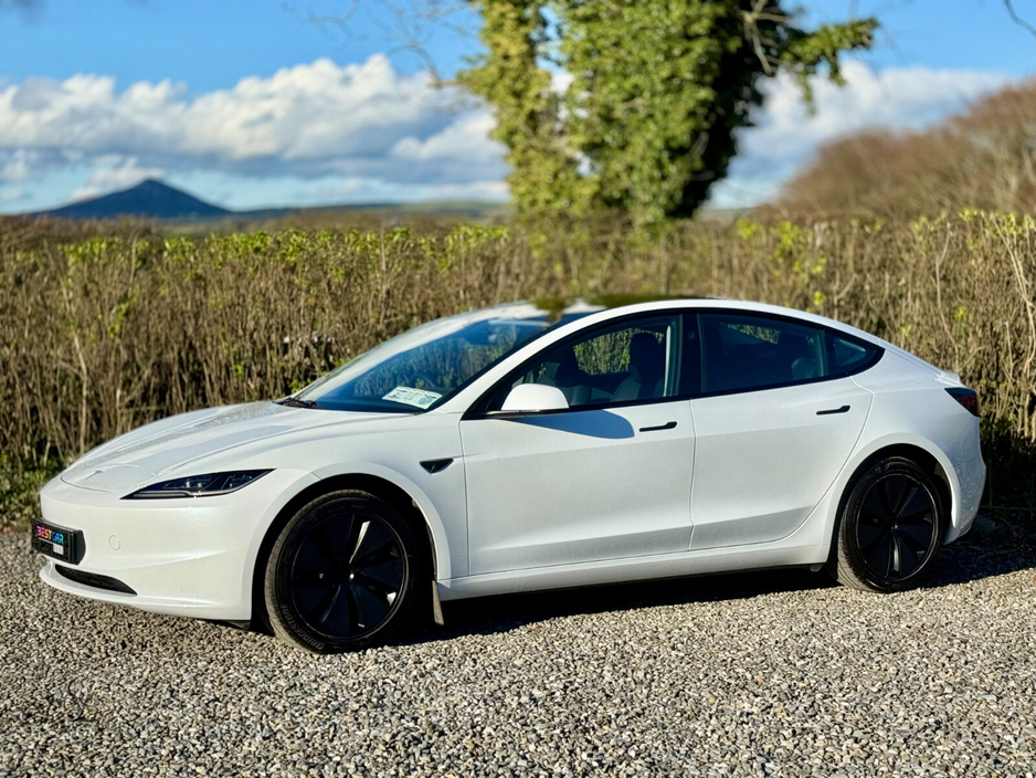 2025 Tesla Model 3 - image 5