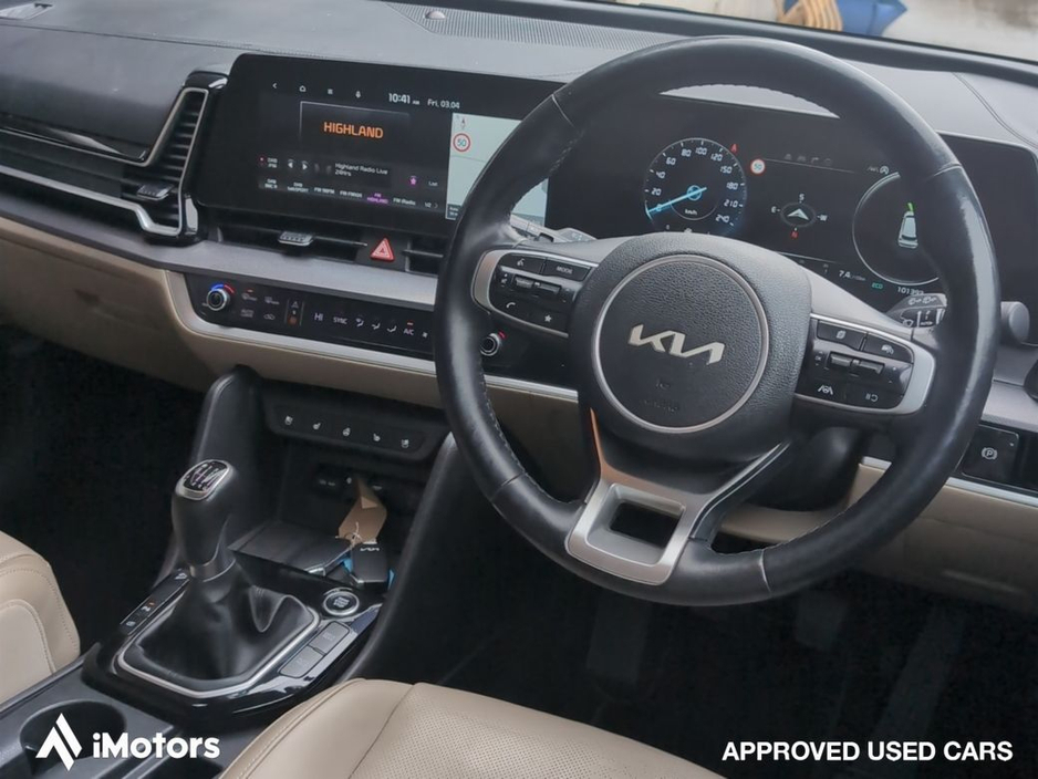 2022 Kia Sportage - image 11