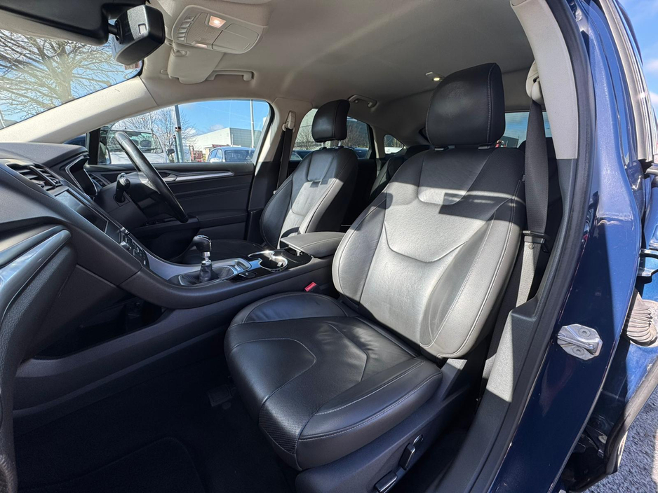 2016 Ford Mondeo - image 17