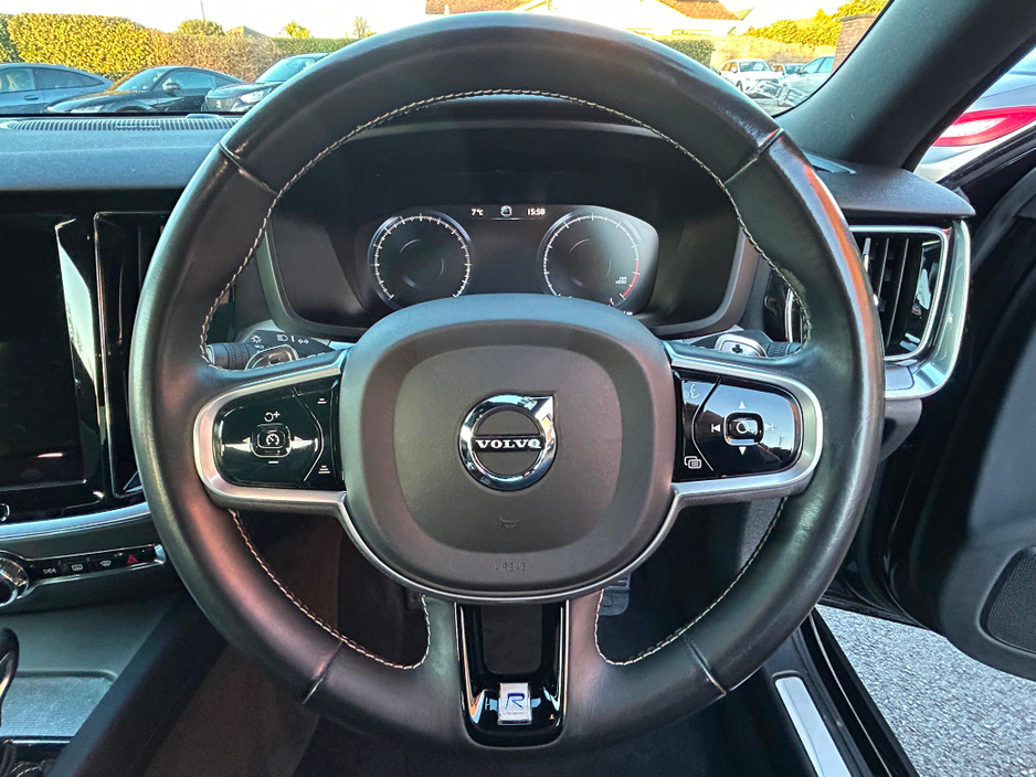 2019 Volvo S60 - image 30