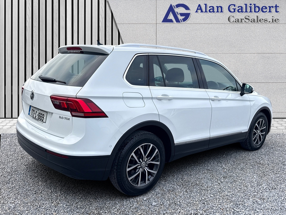 2017 Volkswagen Tiguan - image 8