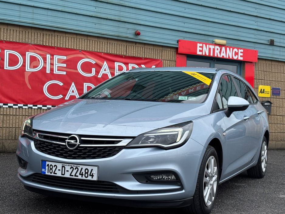 2018 Opel Astra - image 2