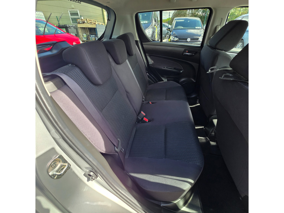 2016 Suzuki Swift - image 13