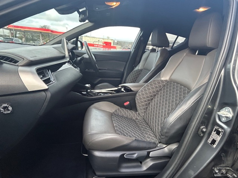 2023 Toyota C-HR 1.8 HYBRID SOL €24,945