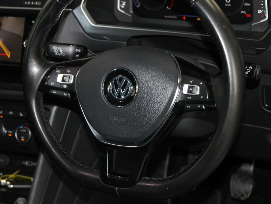 2020 Volkswagen Tiguan - image 11