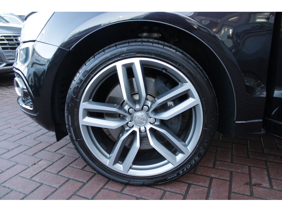 2015 Audi SQ5 - image 25