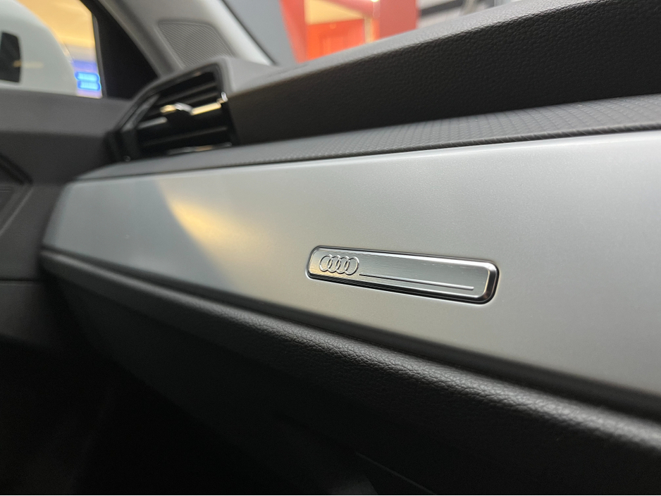 2020 Audi Q3 €31950 2020 AUDI Q3 SPORTBACK 35TFSI 1.5 AUTOMATIC / CRUISE CONTROL / 360° PARKING CAMERA / ELECTRIC HEATED SEATS €31,950