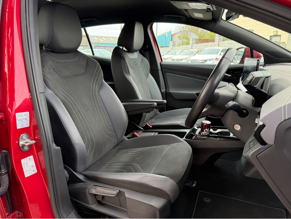 2023 Volkswagen ID.4 - image 13