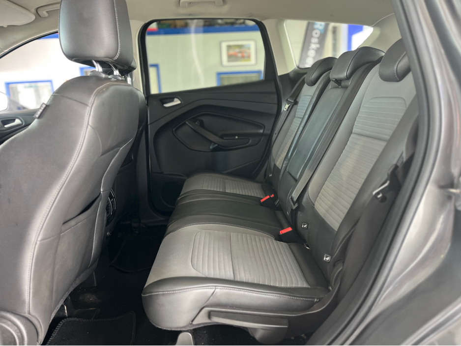 2017 Ford Kuga - image 13