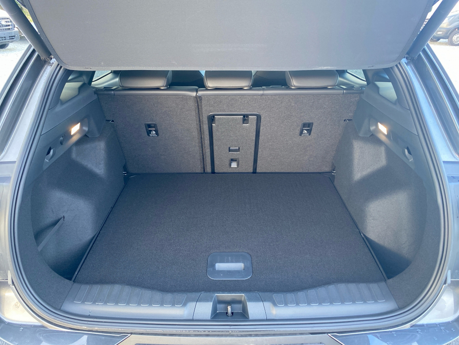 2025 Ford Explorer Extended Range Premium.. Driver assistance + Heat pump €43,500