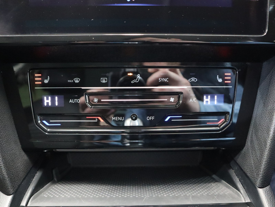 2021 Volkswagen Passat - image 20