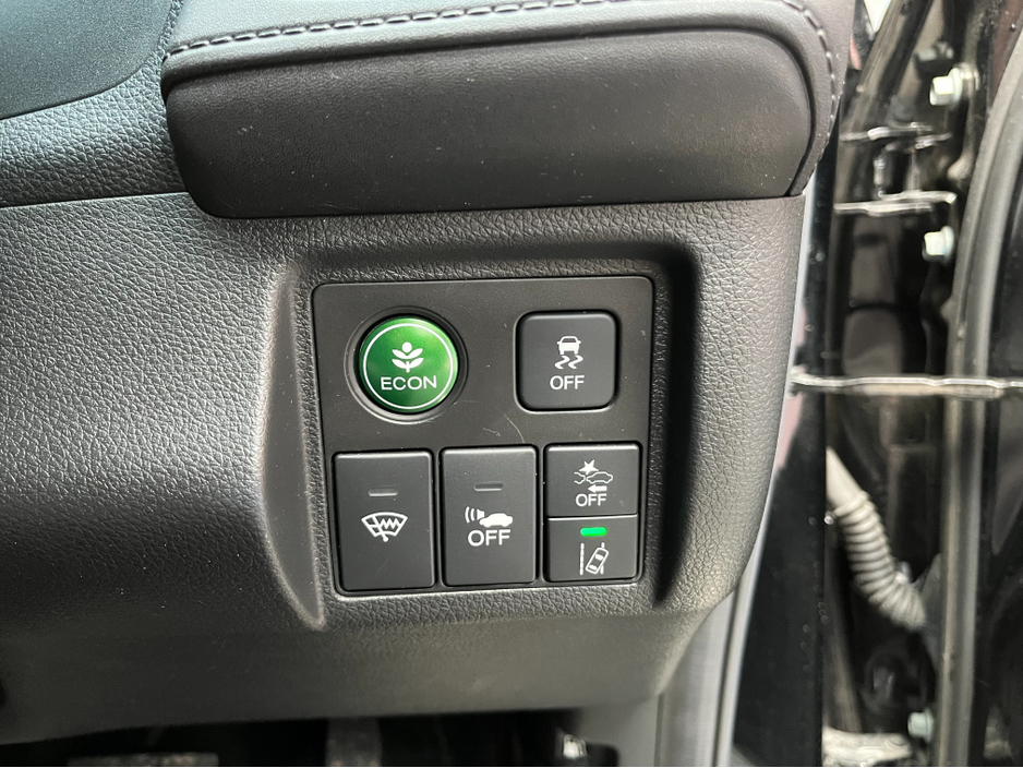 2018 Honda Vezel - image 12