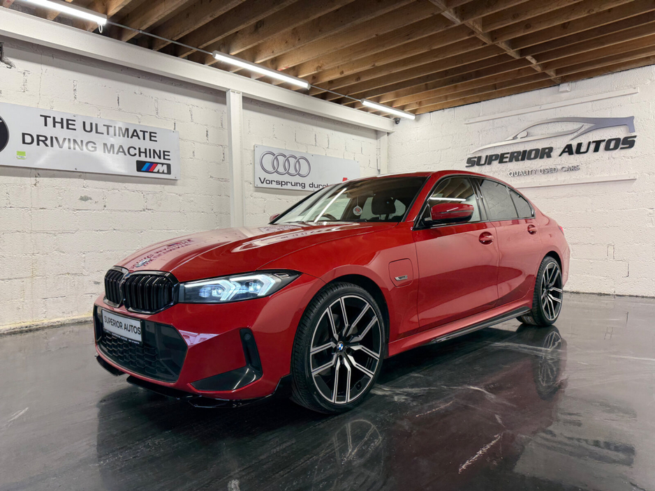 2023 BMW 3 Series - image 4