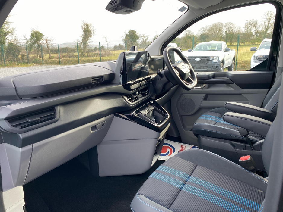 2026 Ford Transit Custom - image 7