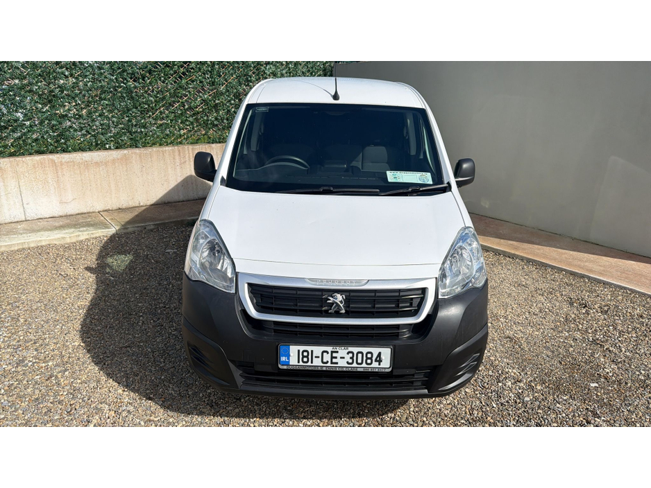 2018 Peugeot Partner - image 3