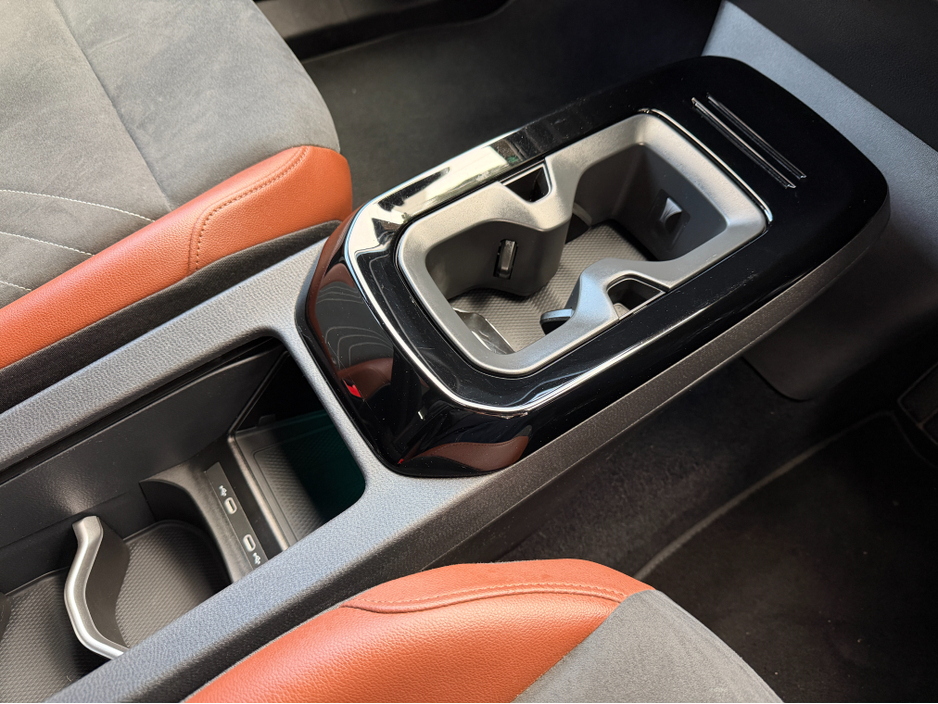 2023 Volkswagen ID.4 - image 18