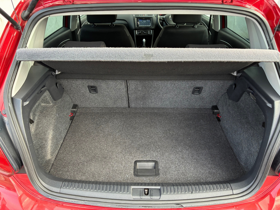 2014 Volkswagen Polo - image 17