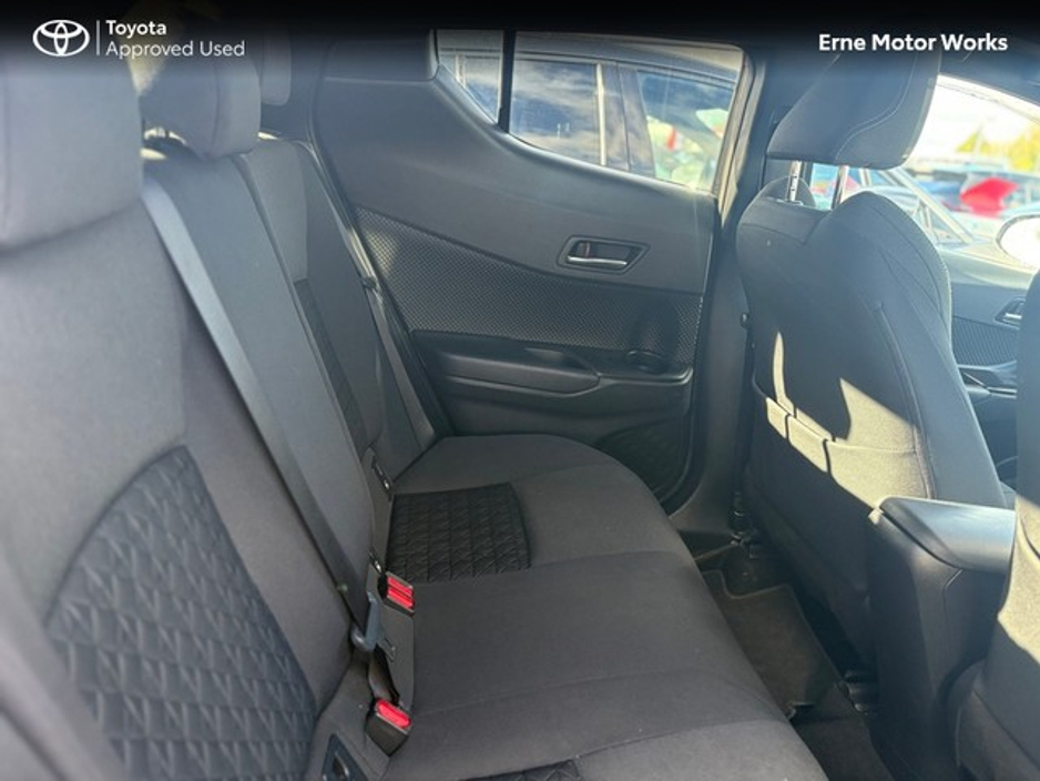 2021 Toyota C-HR C-HR 1.8 HYBRID SPORT €23,950