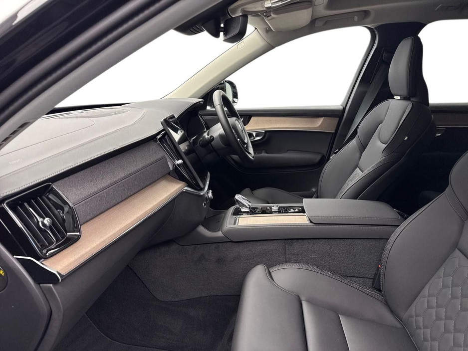 2026 Volvo XC90 - image 2