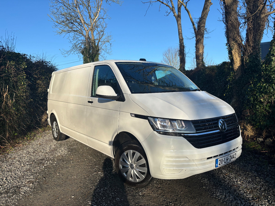 2021 Volkswagen Transporter  €16,998