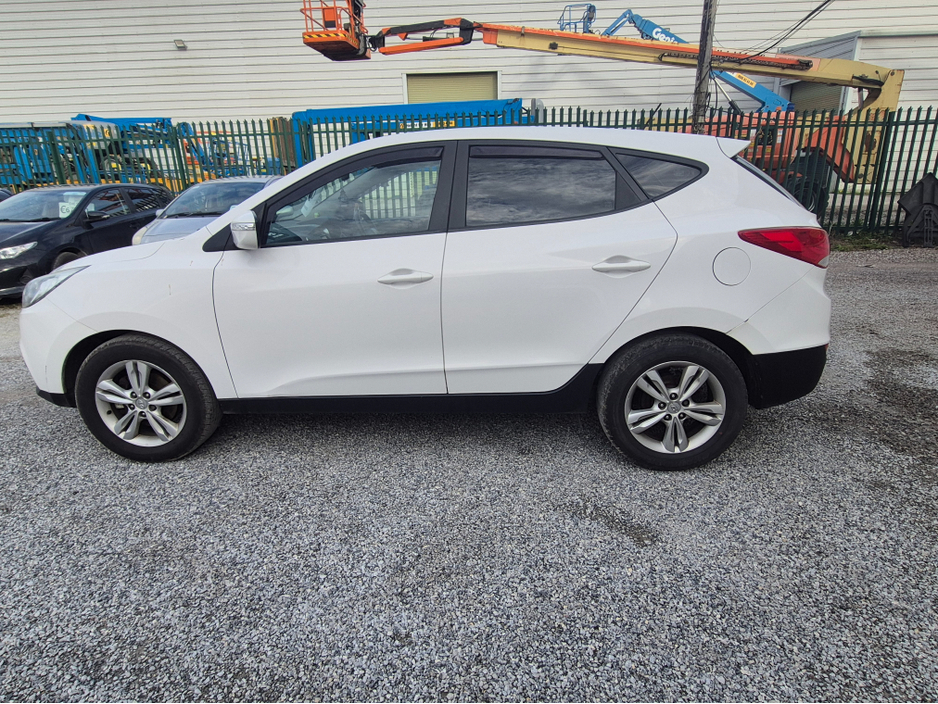 2012 Hyundai ix35 - image 9