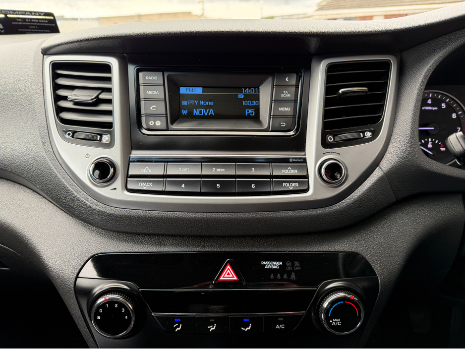 2017 Hyundai Tucson - image 18