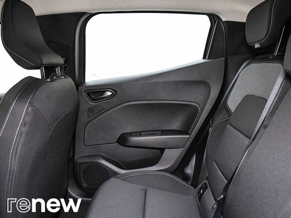 2025 Renault Clio - image 11