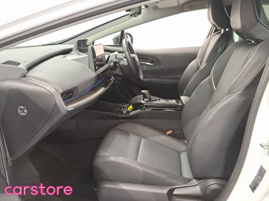 2024 Toyota Prius - image 9