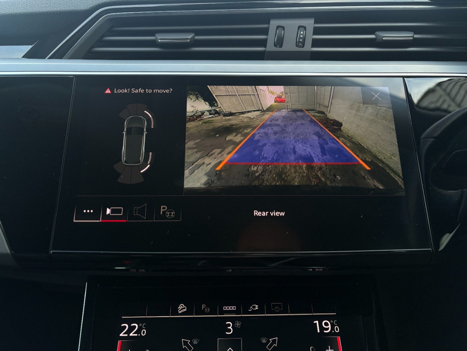 2021 Audi e-tron - image 16