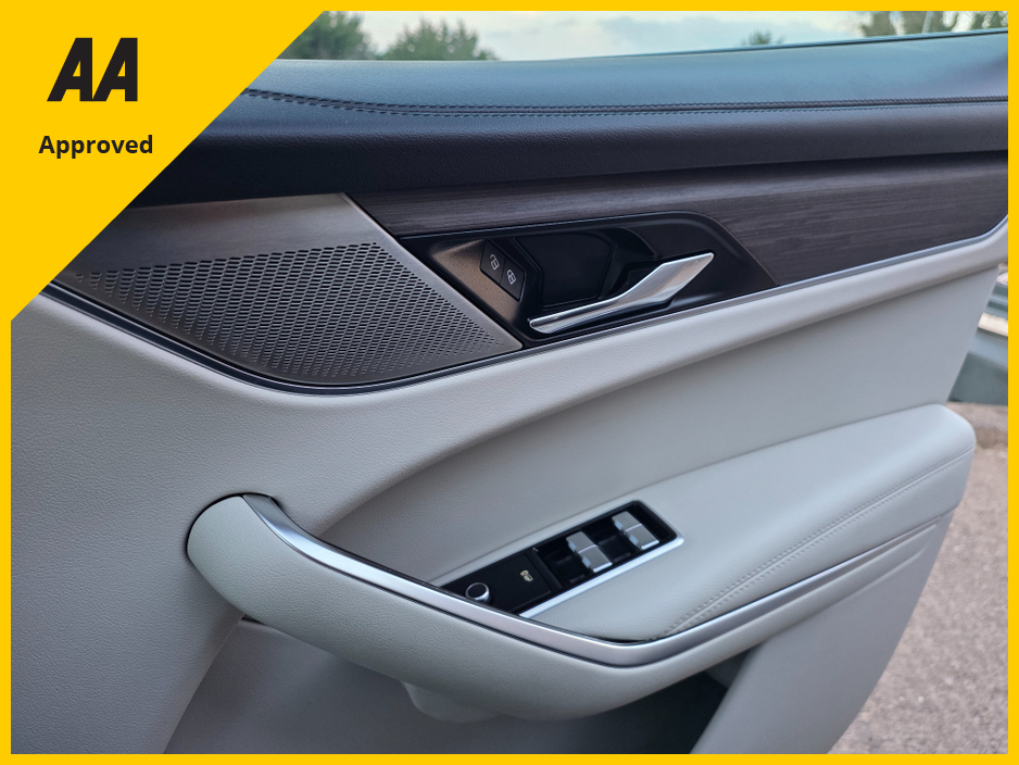 2022 Jaguar F-Pace - image 21